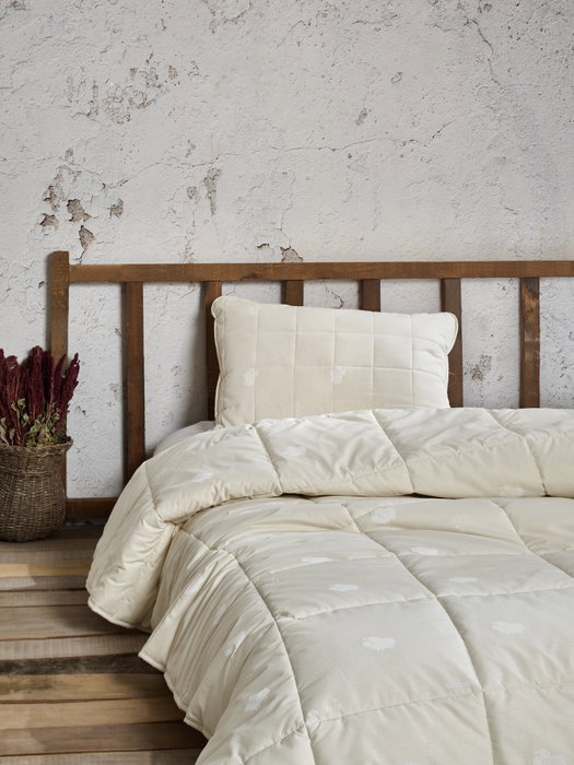 L'essentiel linge de maison Edredón Doble 195x215 cm Crudo, 100% Algodón con Relleno de Lana, 300 gr/m², Lujo y Confort para tu Dormitorio